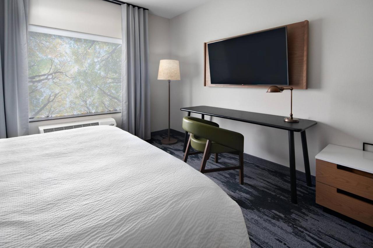 Fairfield Inn & Suites By Marriott Женевско езеро Екстериор снимка