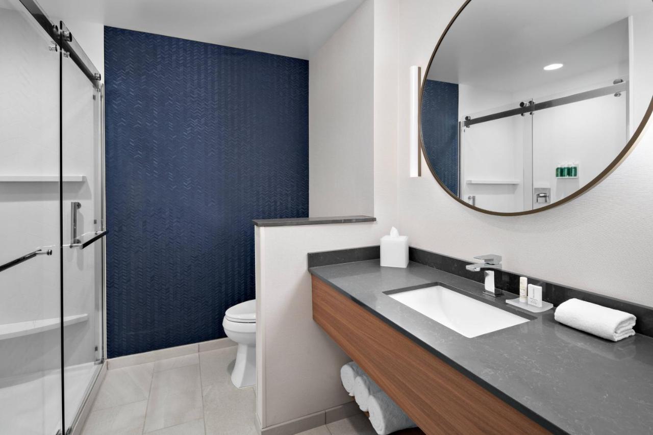 Fairfield Inn & Suites By Marriott Женевско езеро Екстериор снимка