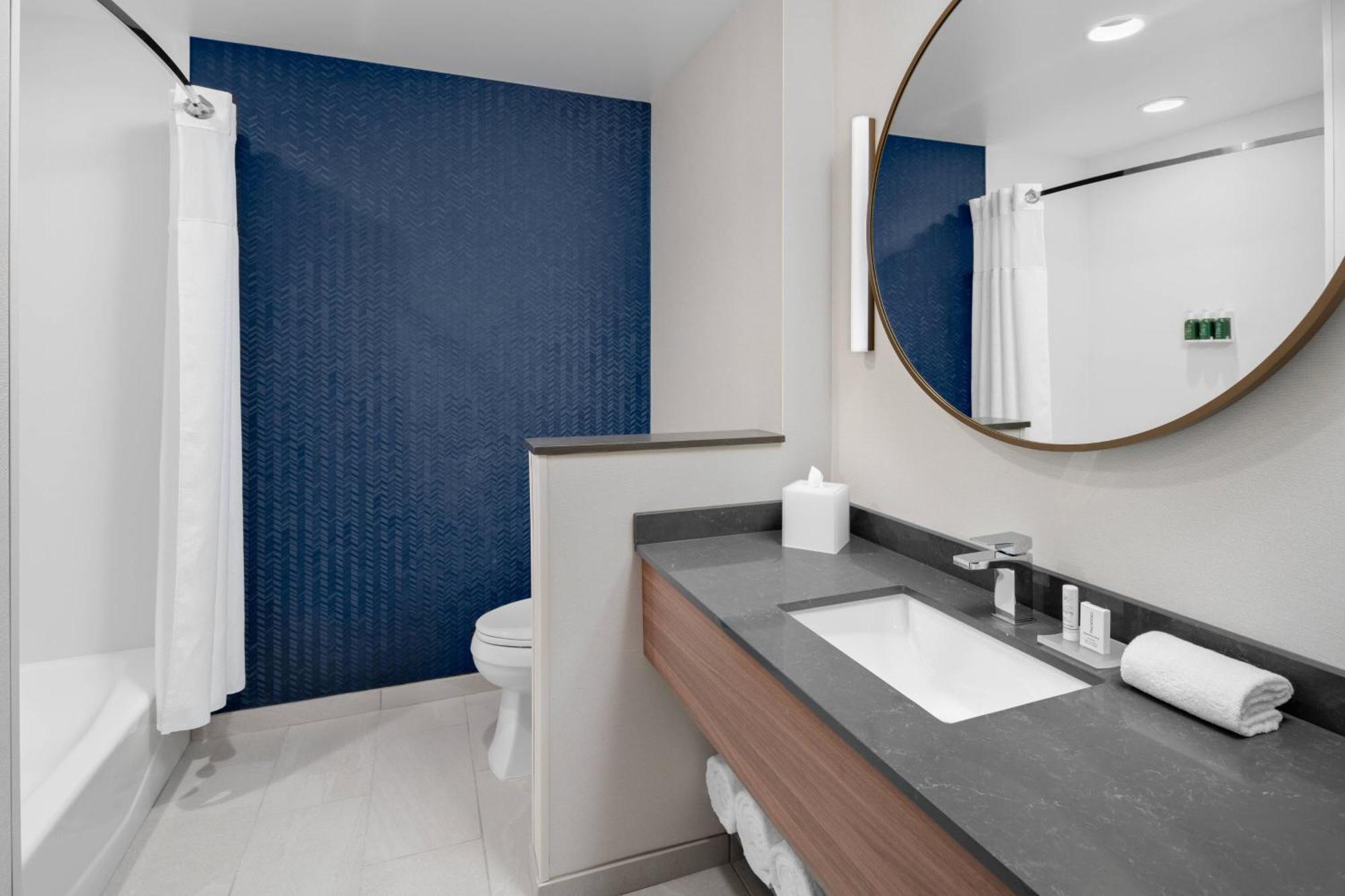 Fairfield Inn & Suites By Marriott Женевско езеро Екстериор снимка