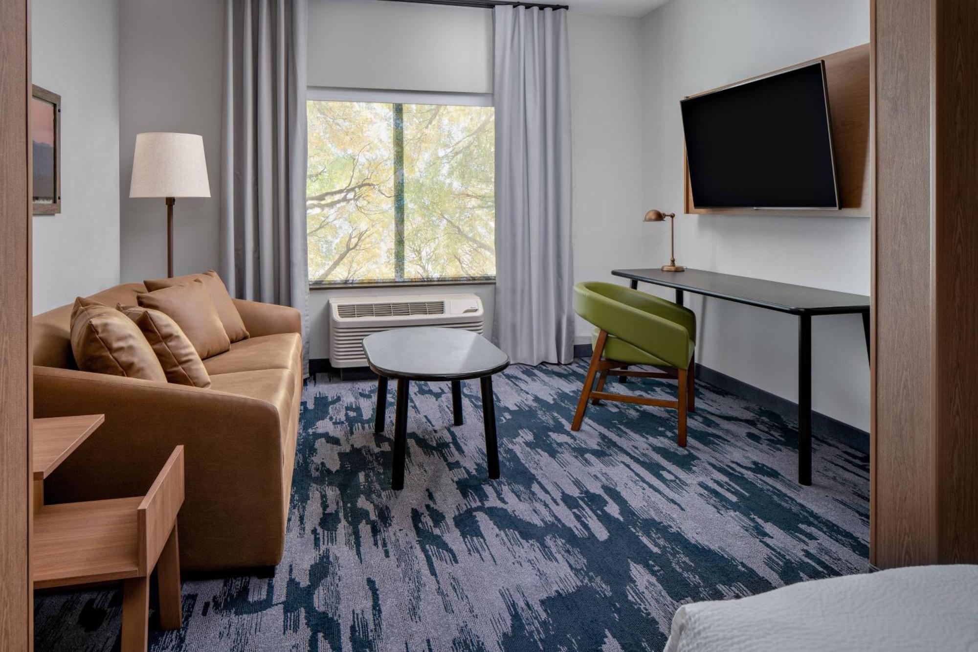 Fairfield Inn & Suites By Marriott Женевско езеро Екстериор снимка