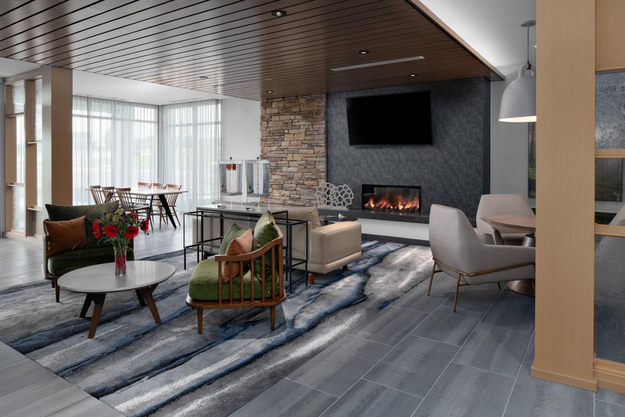 Fairfield Inn & Suites By Marriott Женевско езеро Екстериор снимка